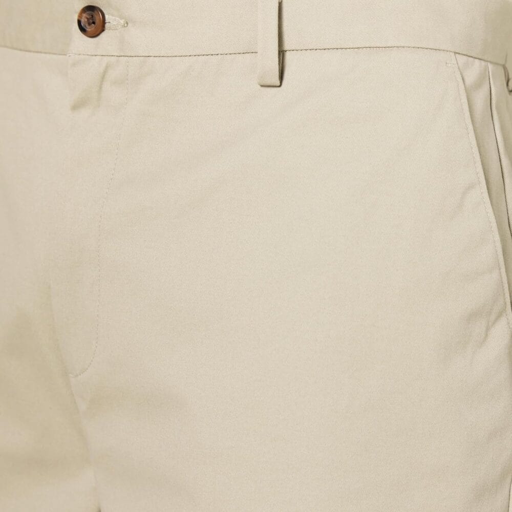 Amazon Essentials Men's Classic-Fit Wrinkle-Resistant Flat-Front Chino Pant - Image 3